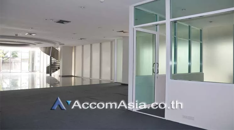 11  Office Space for rent and sale in Sukhumvit ,Bangkok BTS Ekkamai at 42 Tower AA10427